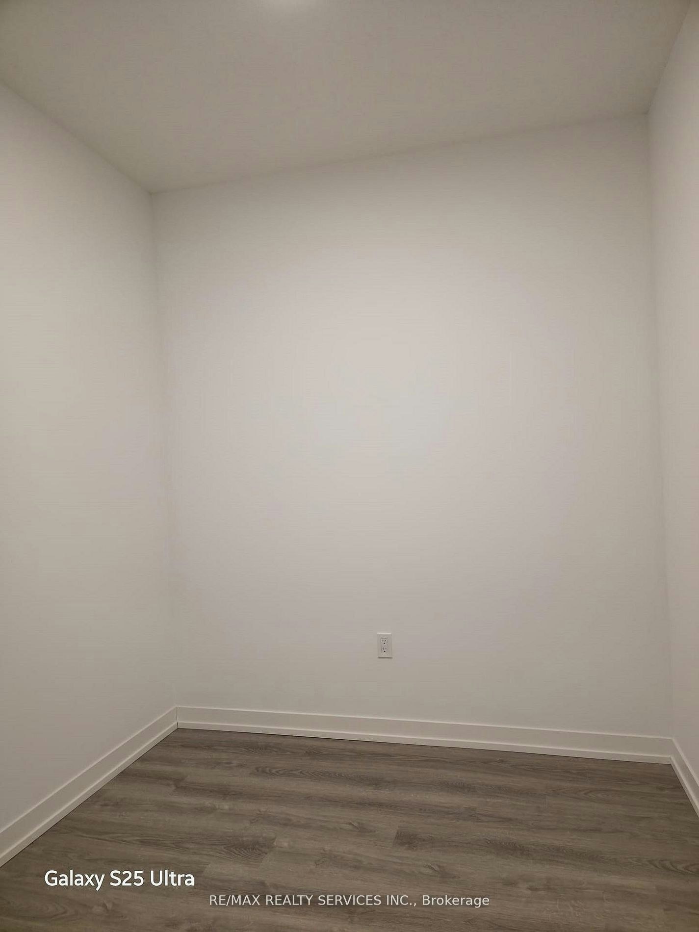 1708-8 Interchange Way, Vaughan, ON, L4K 5Z7 - 12