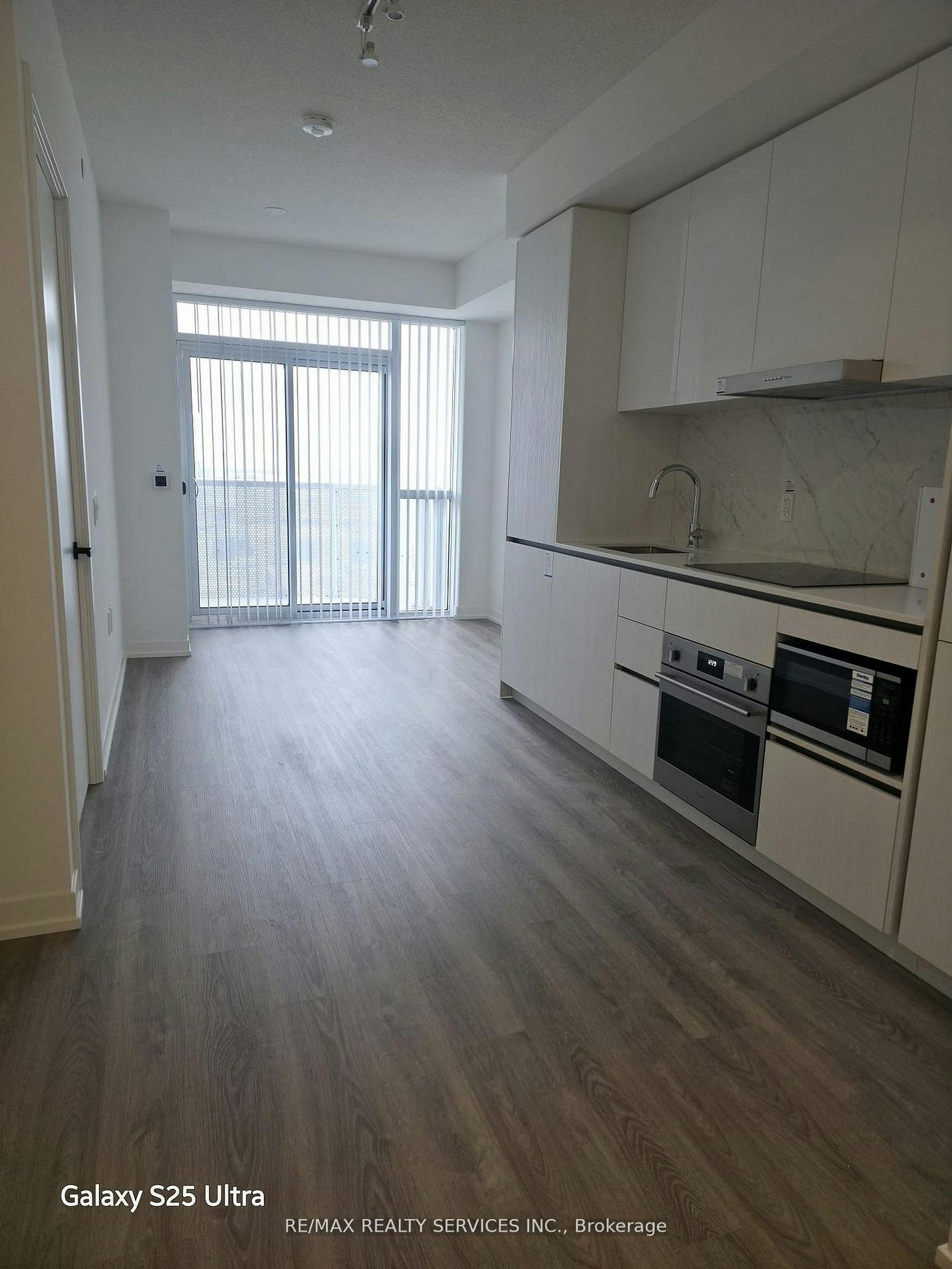 1708-8 Interchange Way, Vaughan, ON, L4K 5Z7 - 4
