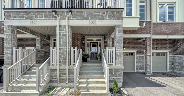 32 Mel Irving Drive, Bradford West Gwillimbury, ON, L3Z 4P1 - 2