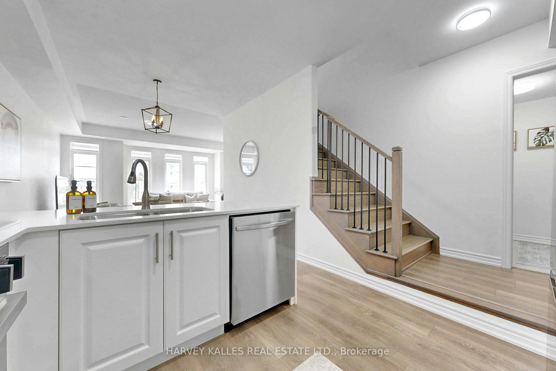 32 Mel Irving Drive, Bradford West Gwillimbury, ON, L3Z 4P1 - 21