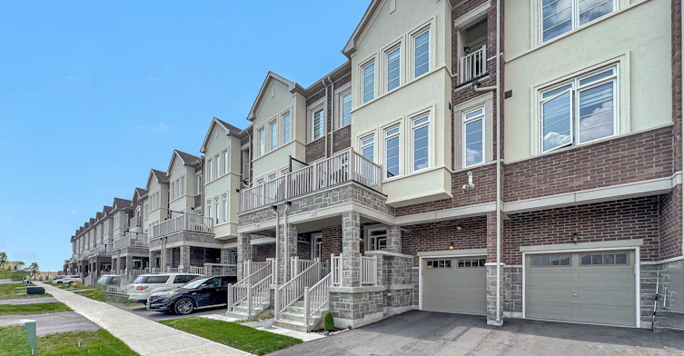 32 Mel Irving Drive, Bradford West Gwillimbury, ON, L3Z 4P1