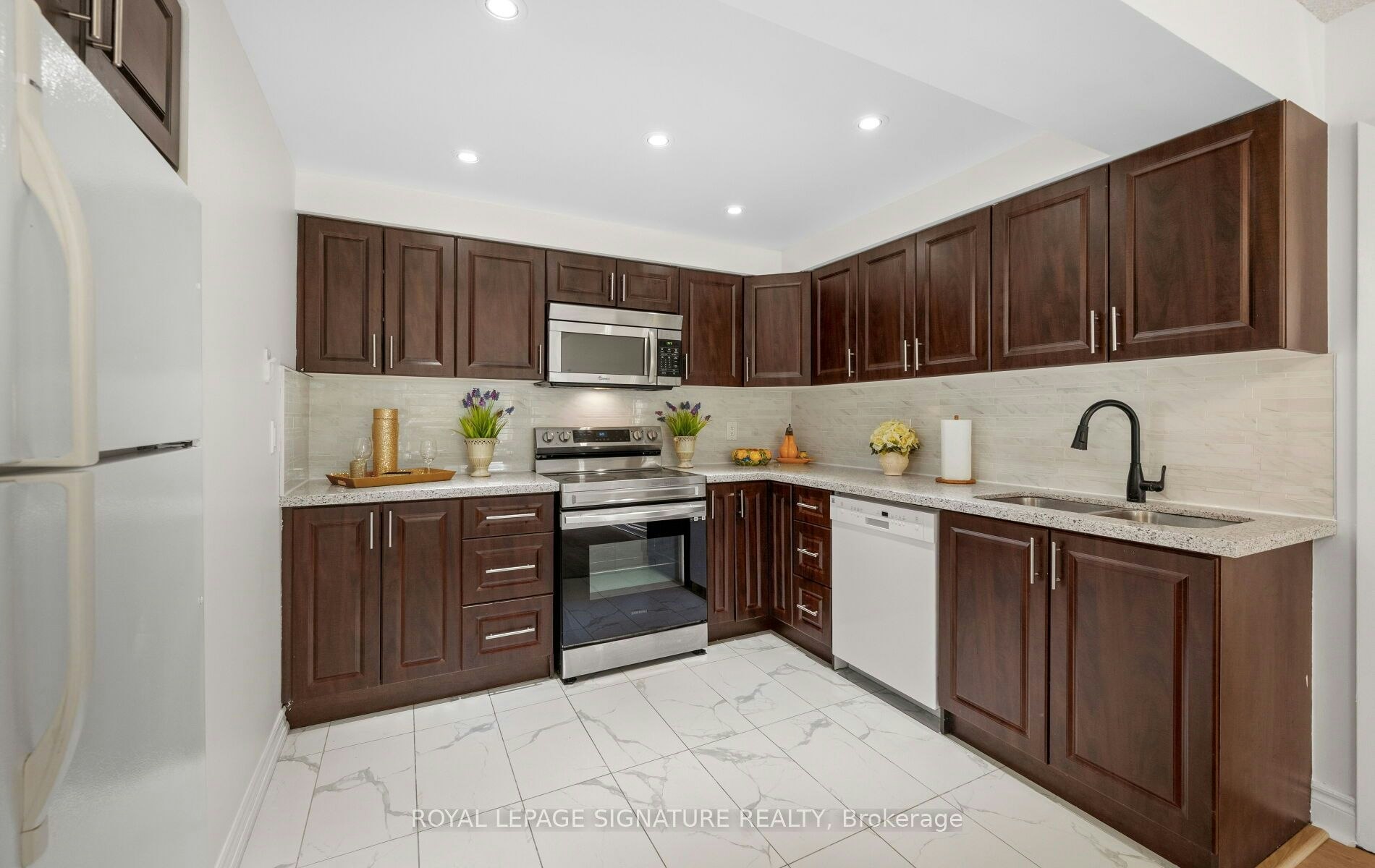 202-175 Cedar Avenue, Richmond Hill, ON, L4C 9V3 - 13