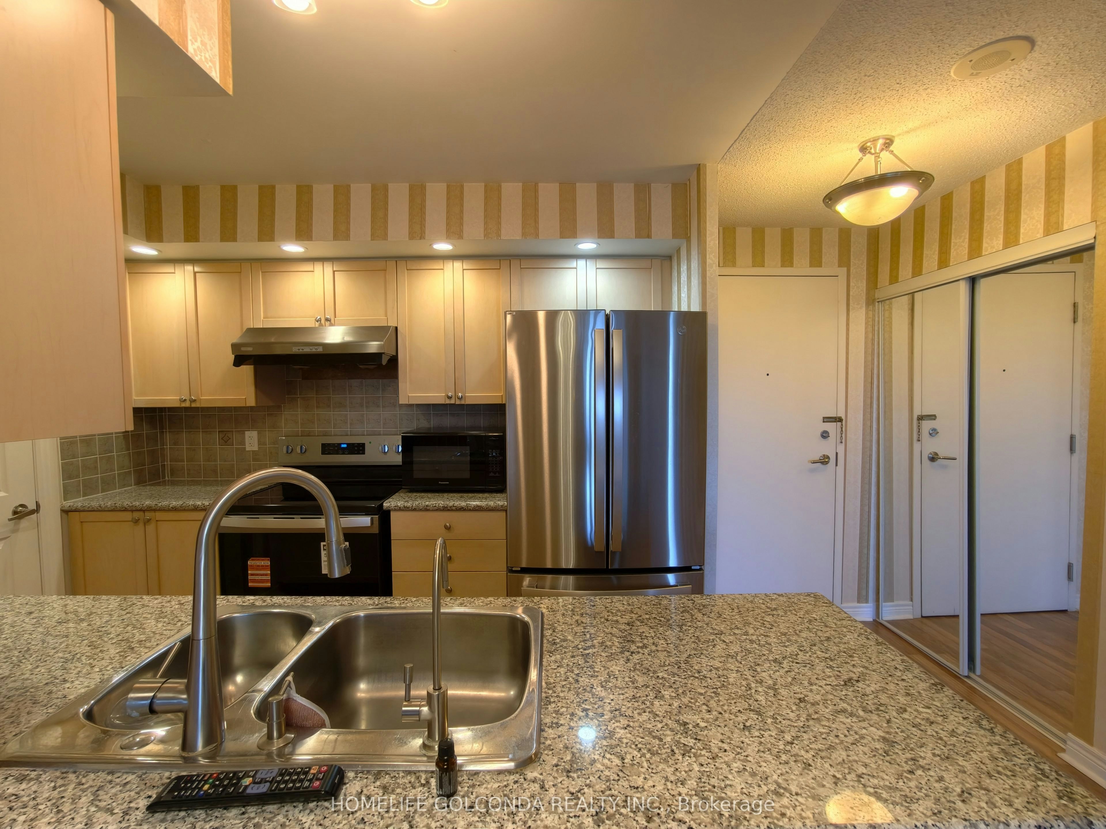 720-33 Cox Boulevard, Markham, ON, L3R 8A6 - 2