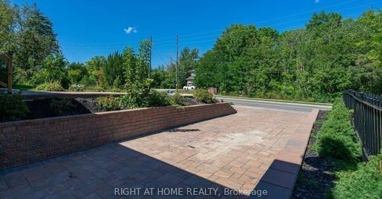 Main-52 Eagle Street, Newmarket, ON, L3Y 1J3 - 5