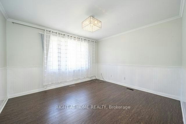 Main-52 Eagle Street, Newmarket, ON, L3Y 1J3 - 17