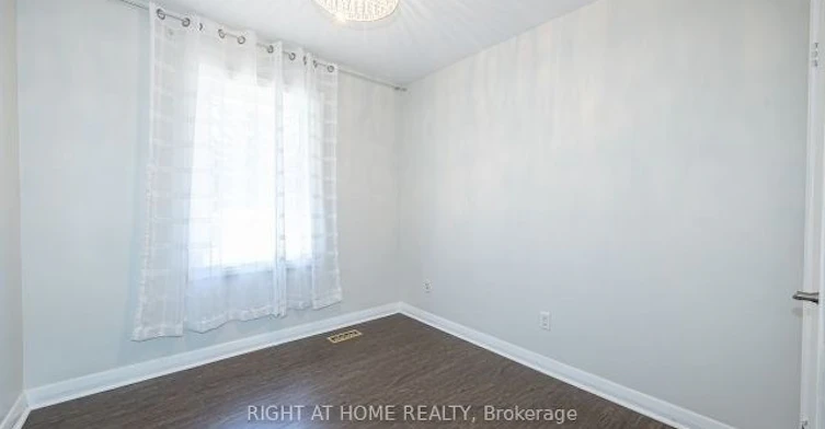 Main-52 Eagle Street, Newmarket, ON, L3Y 1J3 - 19