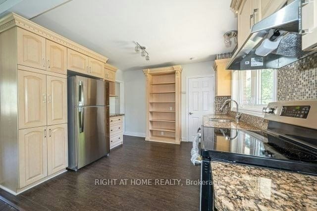 Main-52 Eagle Street, Newmarket, ON, L3Y 1J3 - 14