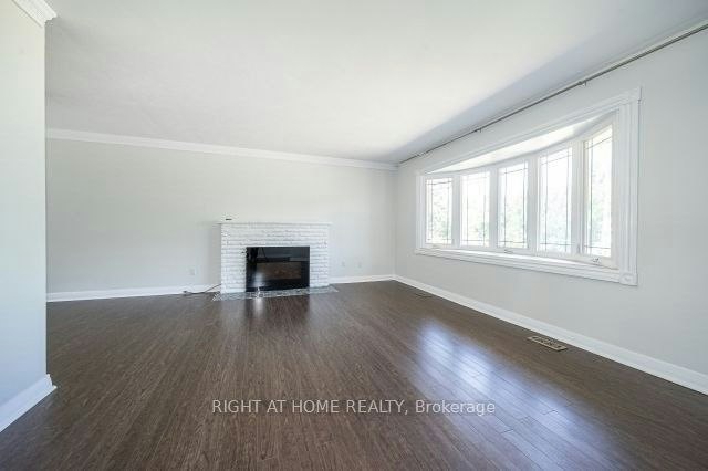 Main-52 Eagle Street, Newmarket, ON, L3Y 1J3 - 8