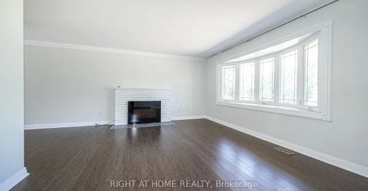Main-52 Eagle Street, Newmarket, ON, L3Y 1J3 - 8