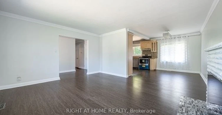 Main-52 Eagle Street, Newmarket, ON, L3Y 1J3 - 10