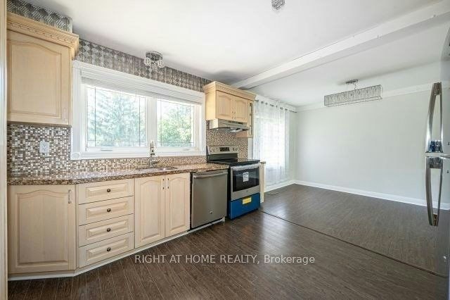 Main-52 Eagle Street, Newmarket, ON, L3Y 1J3 - 15