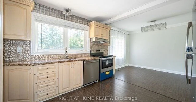 Main-52 Eagle Street, Newmarket, ON, L3Y 1J3 - 15
