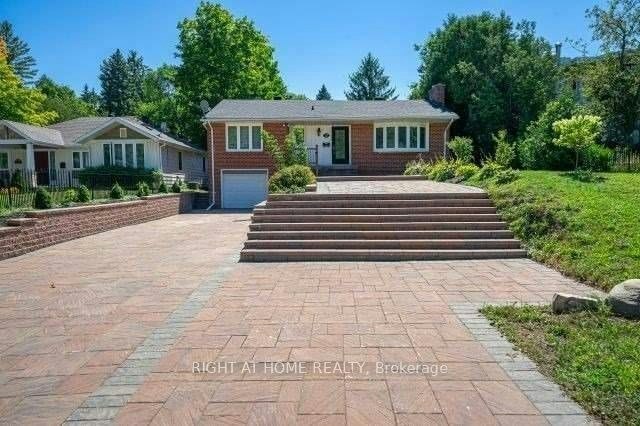 Main-52 Eagle Street, Newmarket, ON, L3Y 1J3