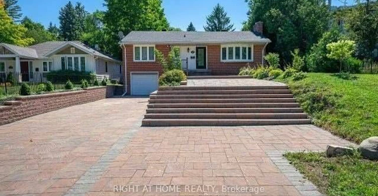 Main-52 Eagle Street, Newmarket, ON, L3Y 1J3