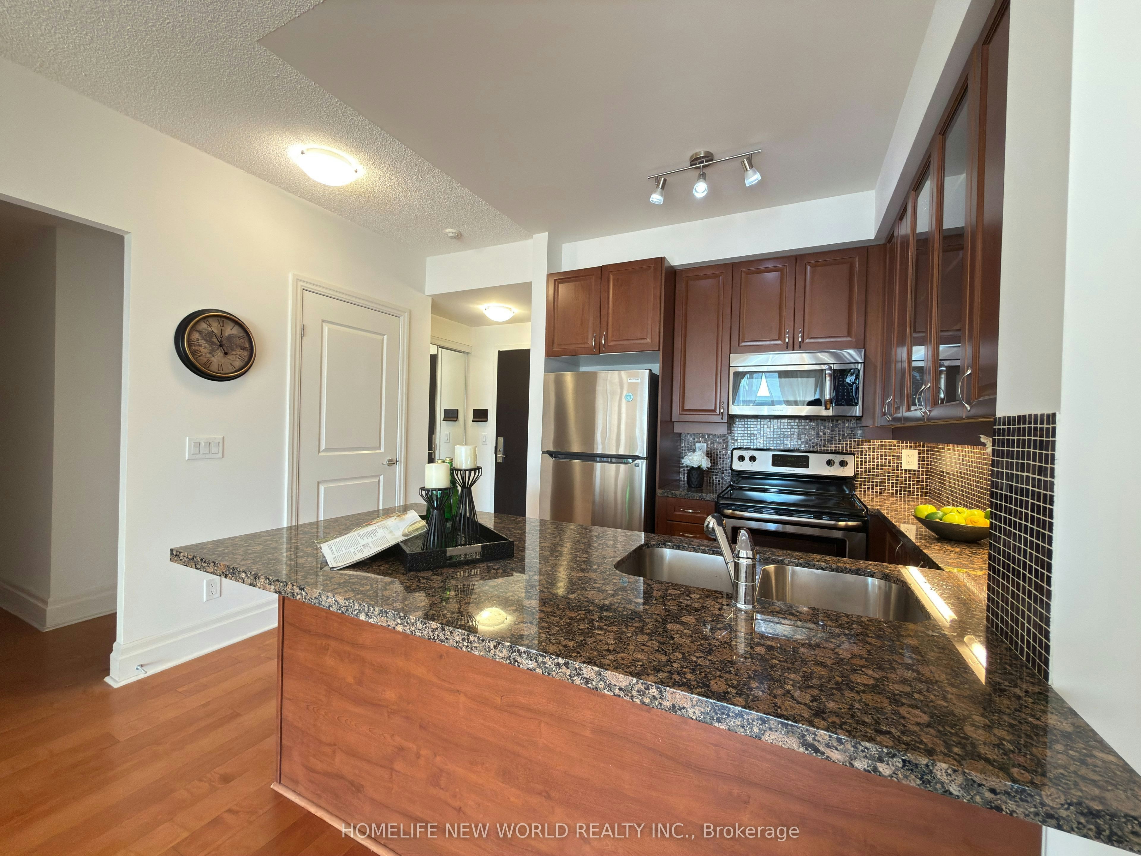 403-151 Upper Duke Crescent, Markham, ON, L6G 0E1 - 9