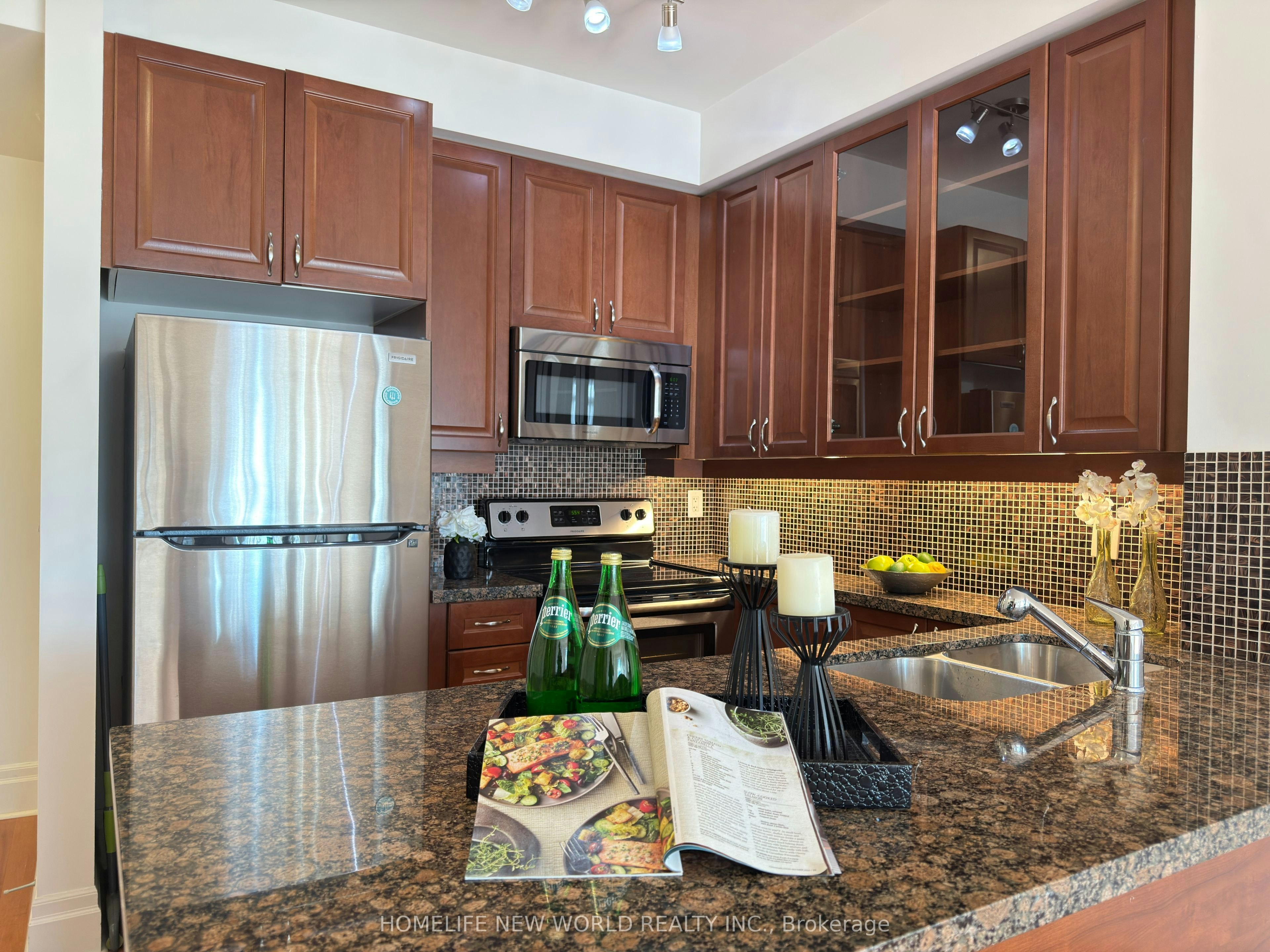 403-151 Upper Duke Crescent, Markham, ON, L6G 0E1 - 8