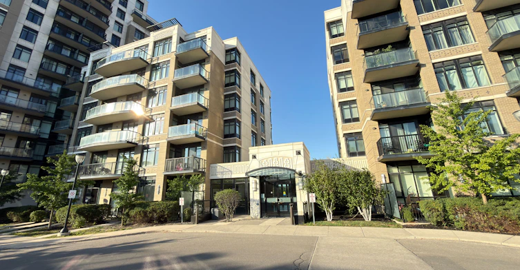 403-151 Upper Duke Crescent, Markham, ON, L6G 0E1 - 3
