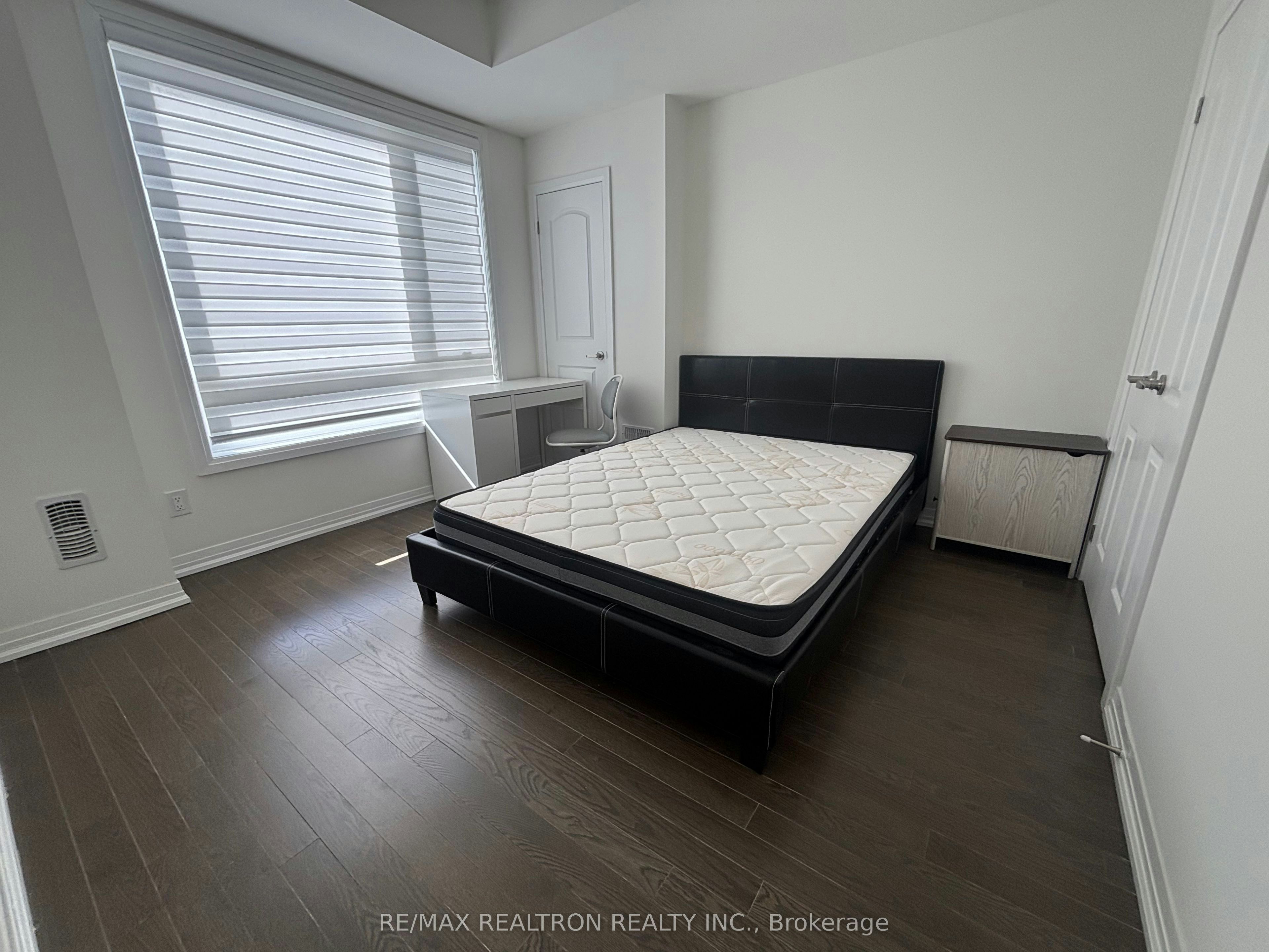90 Robert Eaton Avenue, Markham, ON, L3S 0G2 - 3