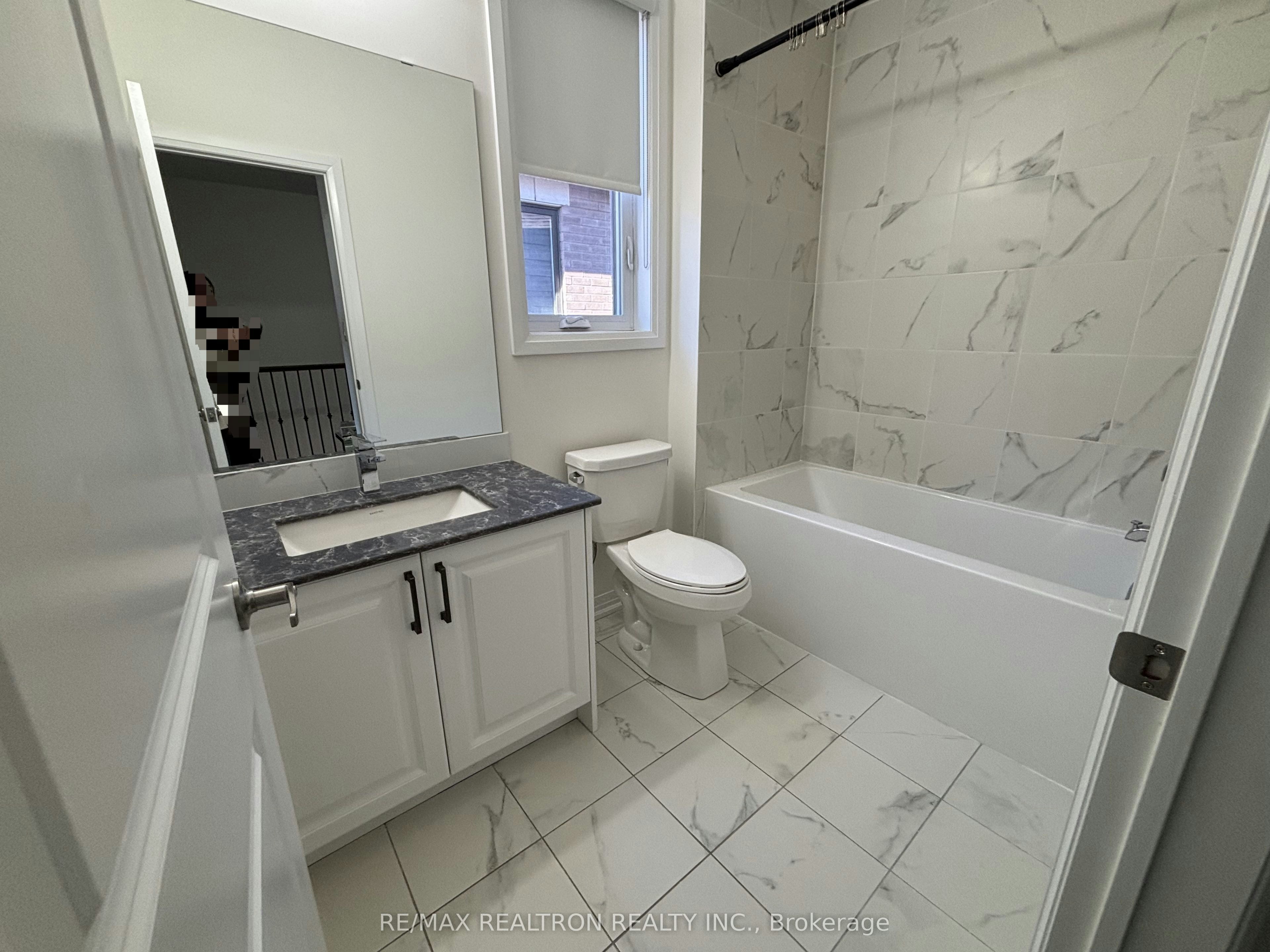 90 Robert Eaton Avenue, Markham, ON, L3S 0G2 - 11