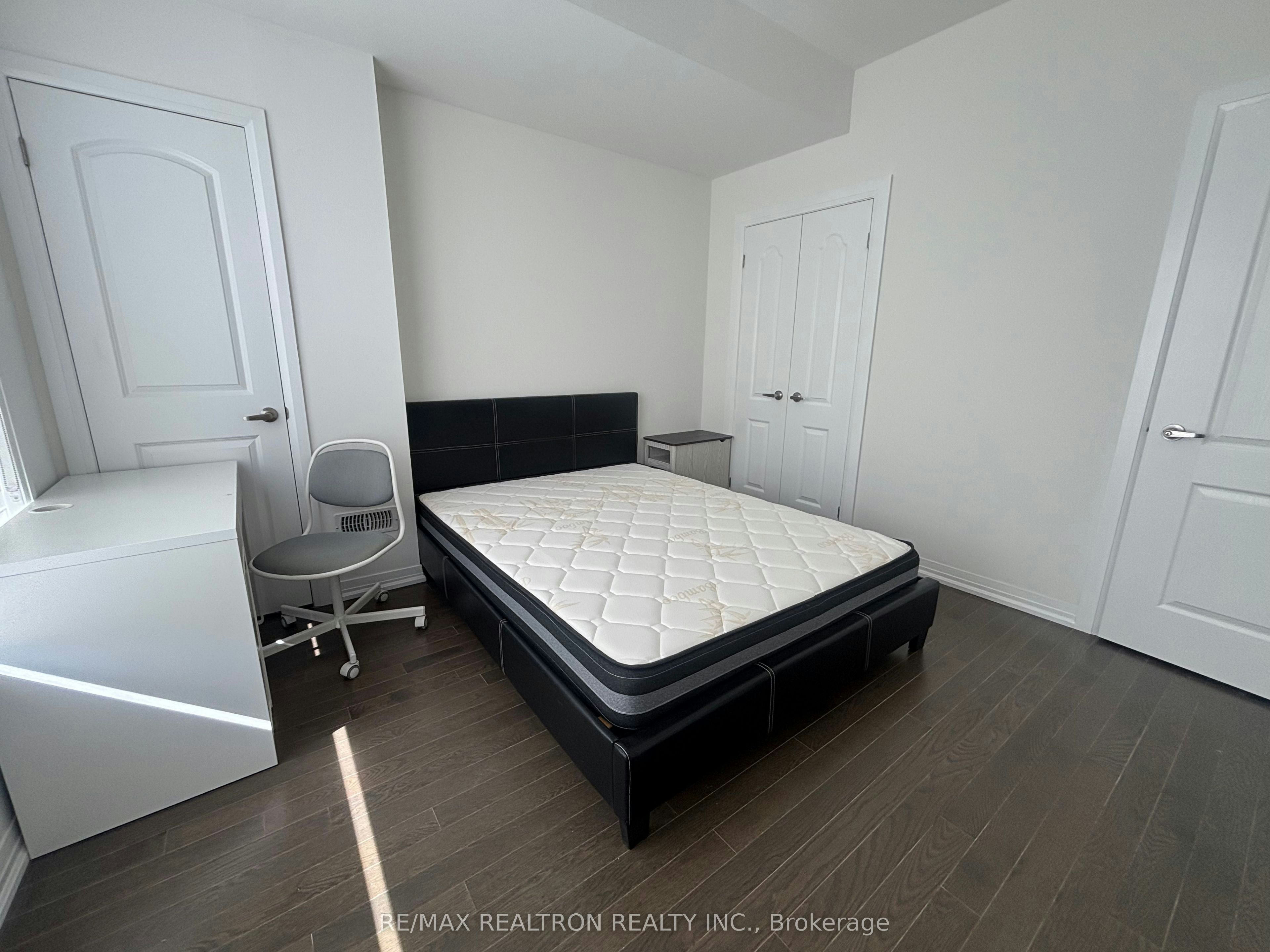 90 Robert Eaton Avenue, Markham, ON, L3S 0G2 - 4