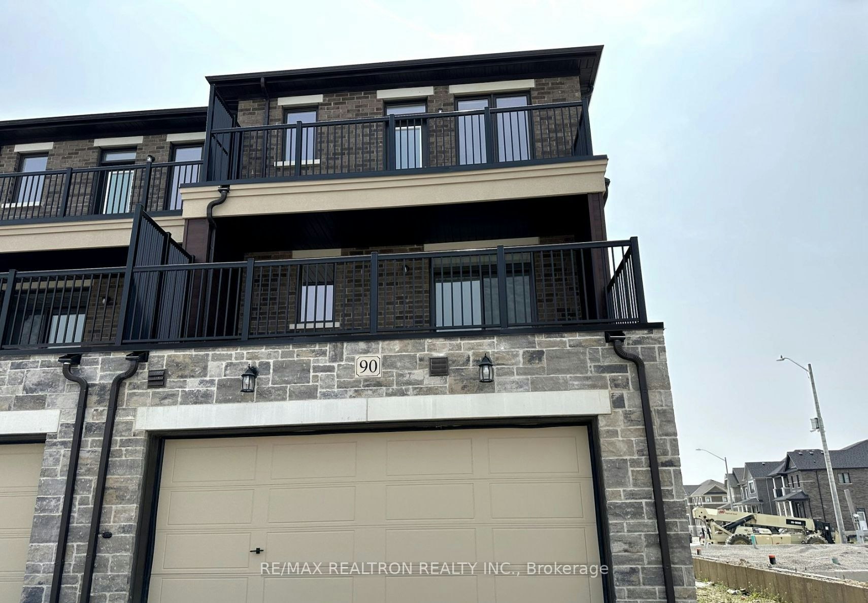 90 Robert Eaton Avenue, Markham, ON, L3S 0G2 - 2