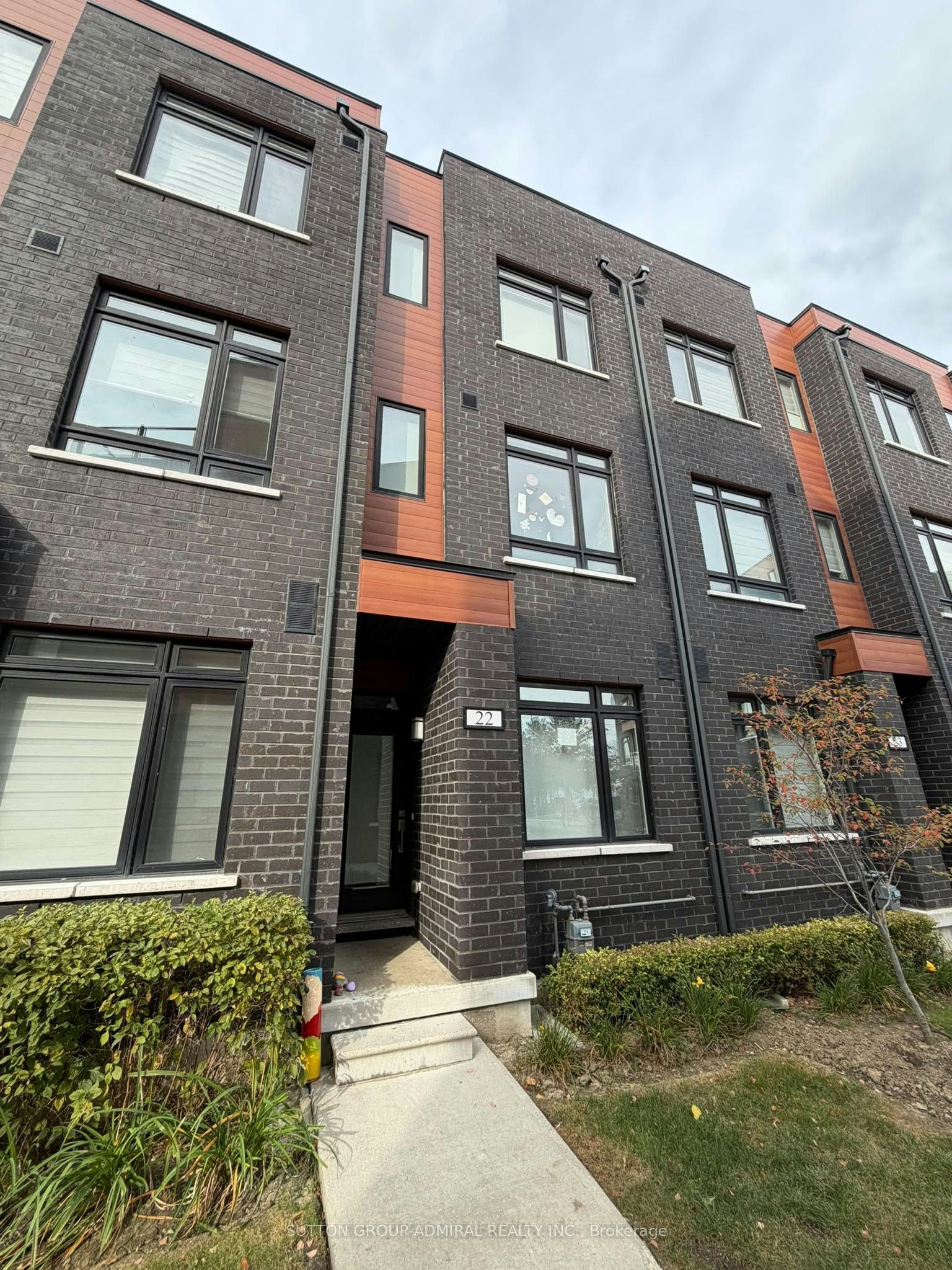 22-370 Red Maple Road, Richmond Hill, ON, L4C 5T4 3