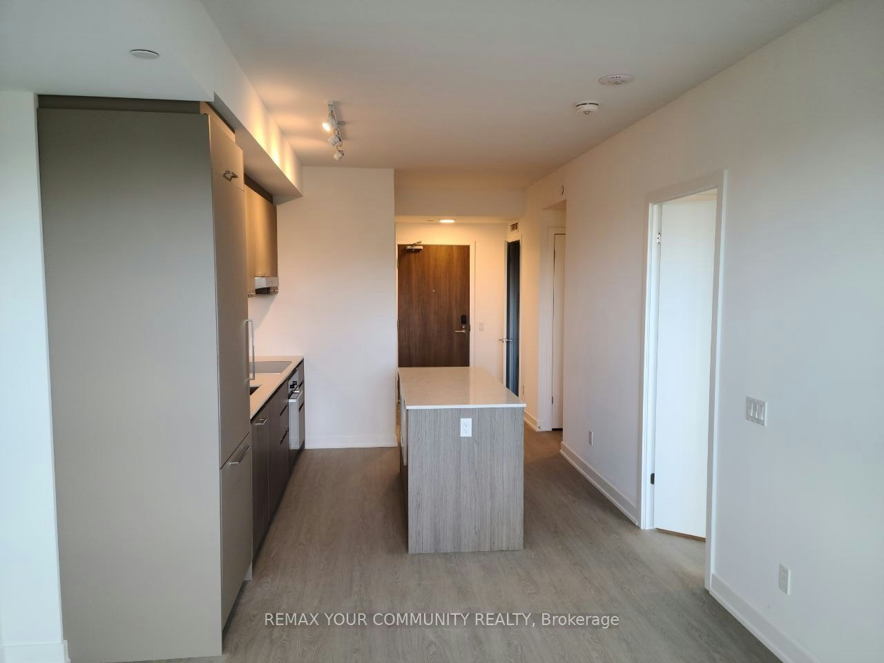 410-8188 Yonge Street, Vaughan, ON, L4J 0M2 - 5
