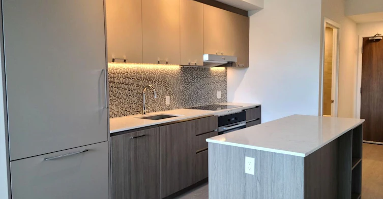 410-8188 Yonge Street, Vaughan, ON, L4J 0M2 - 2
