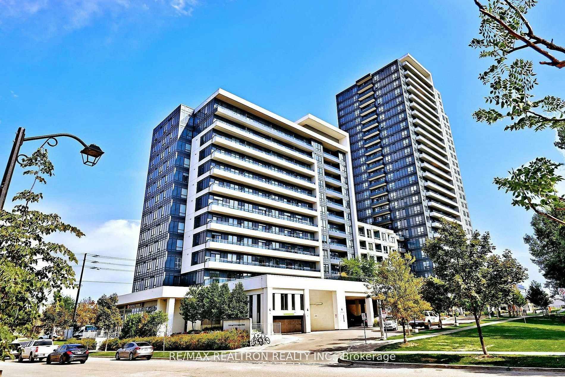 1122-7900 Bathurst Street, Vaughan, ON, L4J 0J8