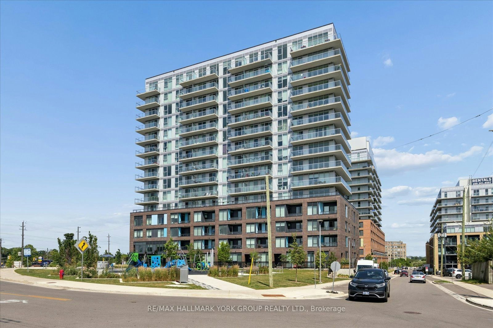 420-185 Deerfield Road, Newmarket, ON, L2Y 0G7