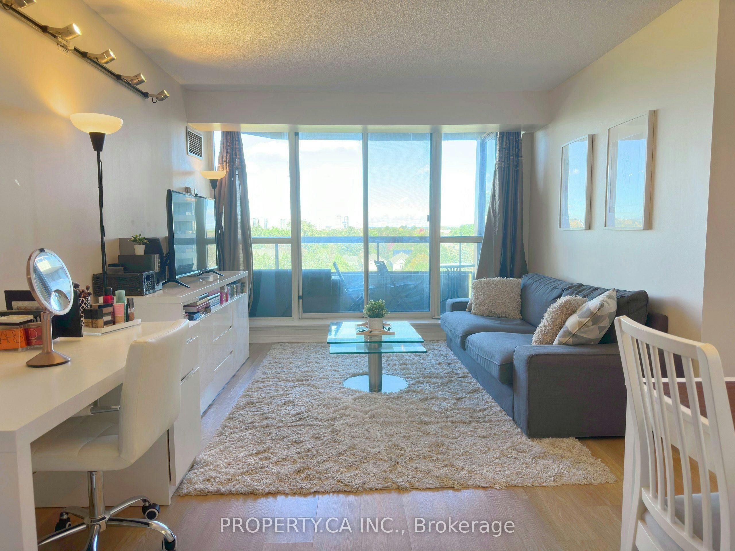 701-91 Townsgate Drive, Vaughan, ON, L4J 8E8