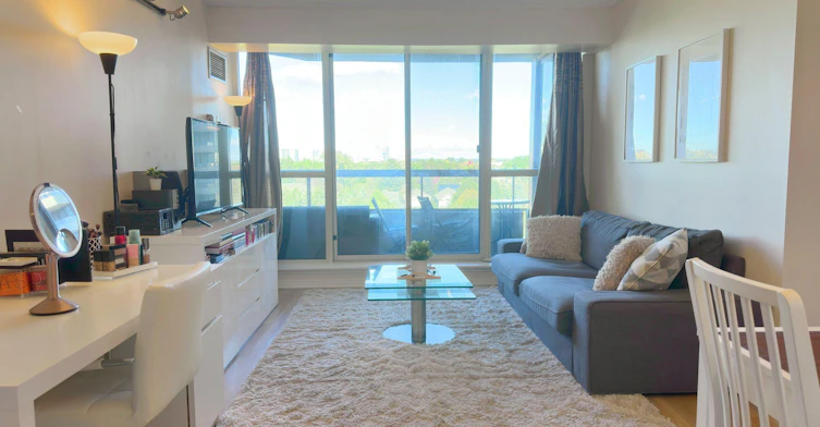 701-91 Townsgate Drive, Vaughan, ON, L4J 8E8