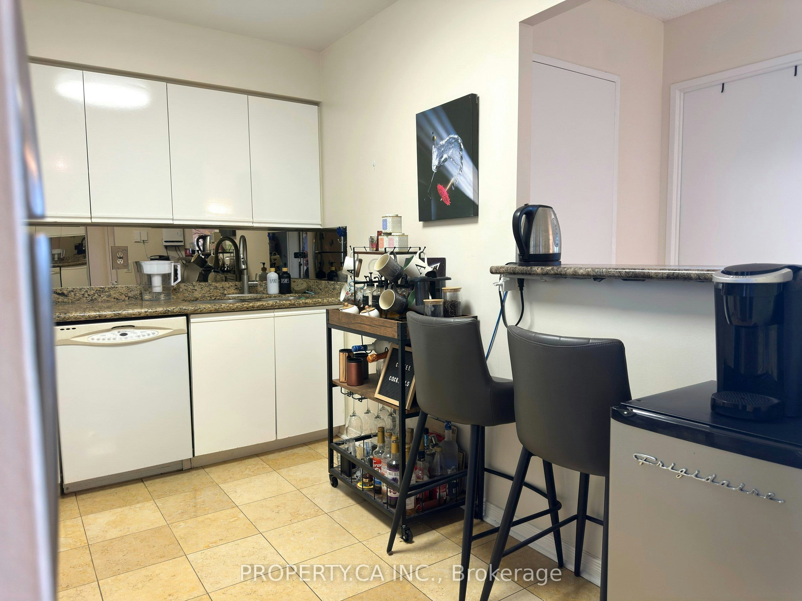 701-91 Townsgate Drive, Vaughan, ON, L4J 8E8 - 16
