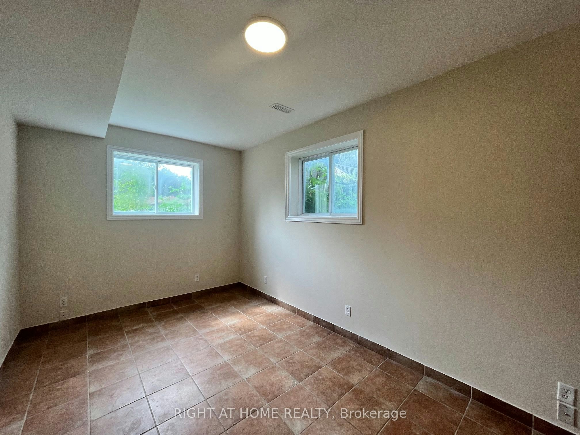 379 The Queensway South N/A, Georgina, ON, L4P 2C4 - 14