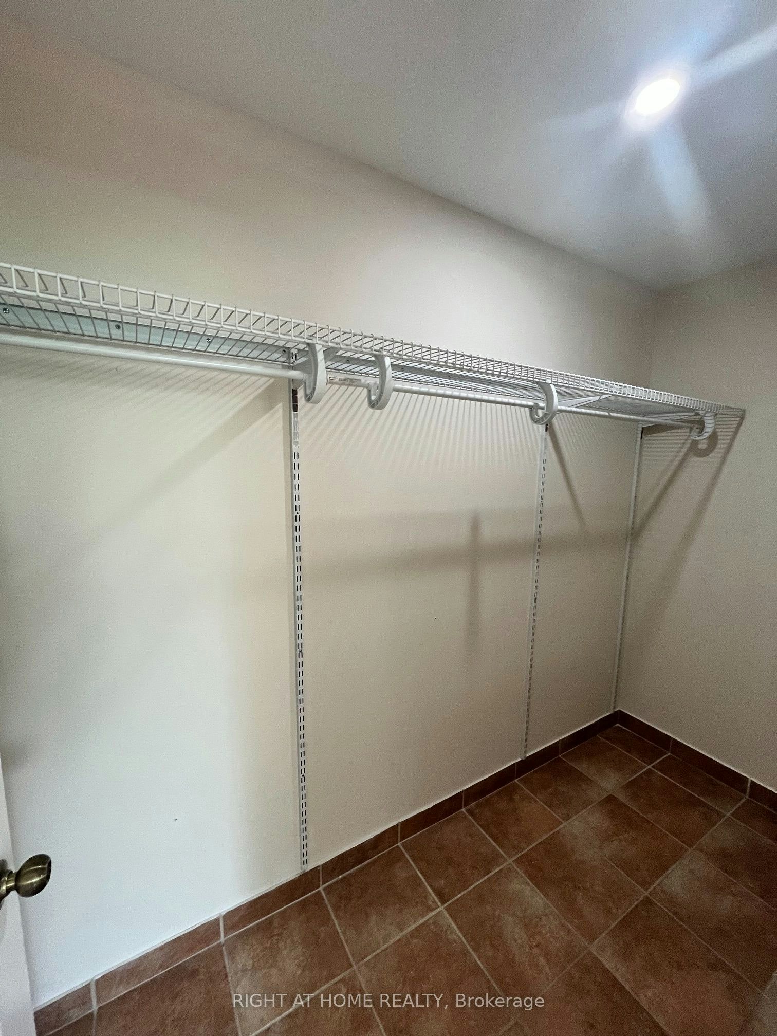 379 The Queensway South N/A, Georgina, ON, L4P 2C4 - 13