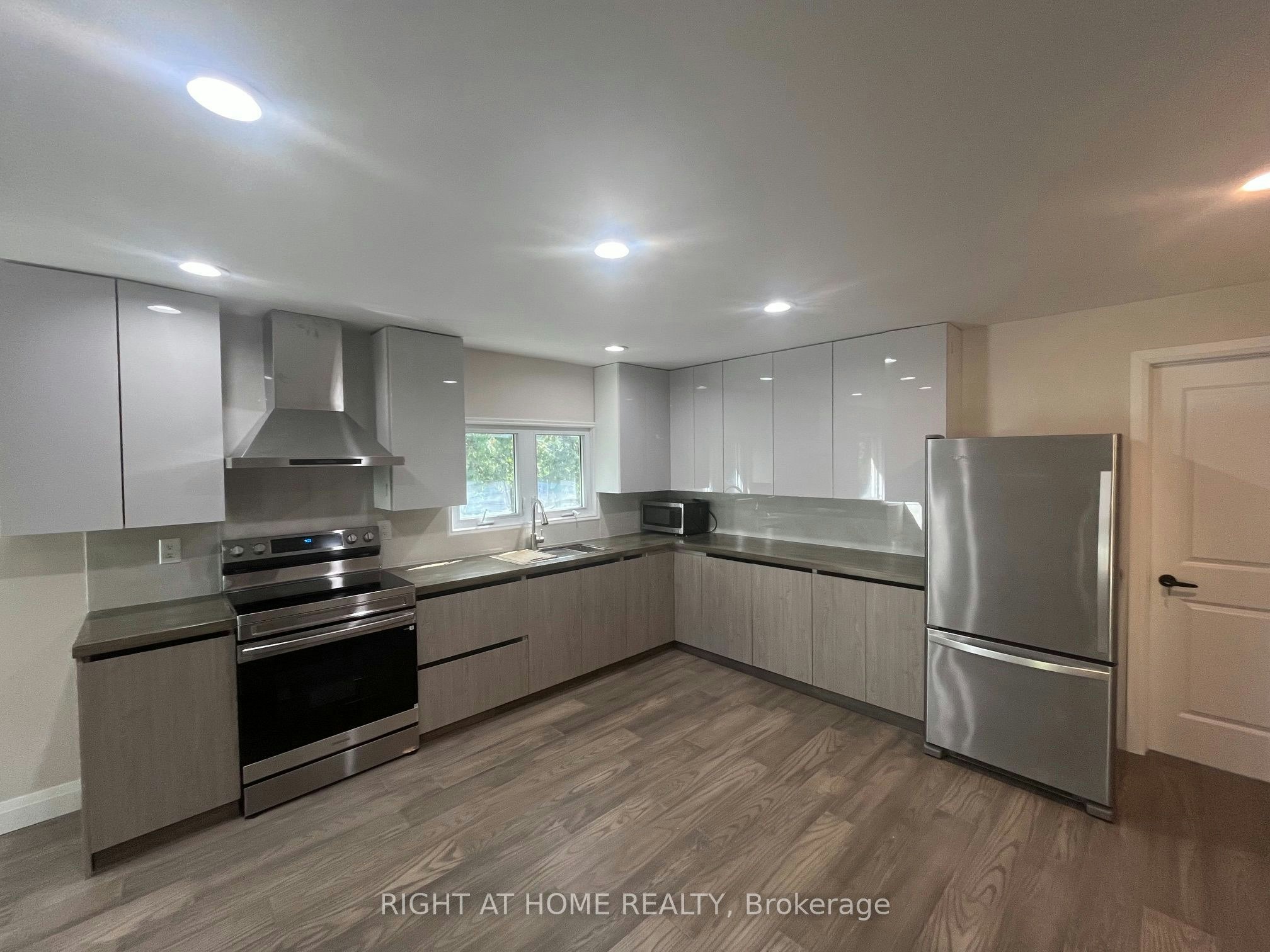 379 The Queensway South N/A, Georgina, ON, L4P 2C4 - 2