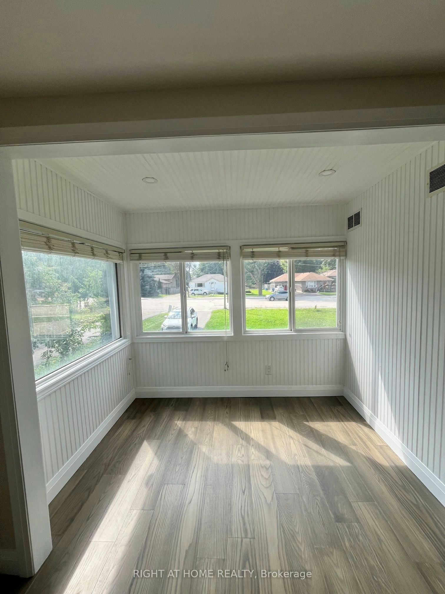 379 The Queensway South N/A, Georgina, ON, L4P 2C4 - 7