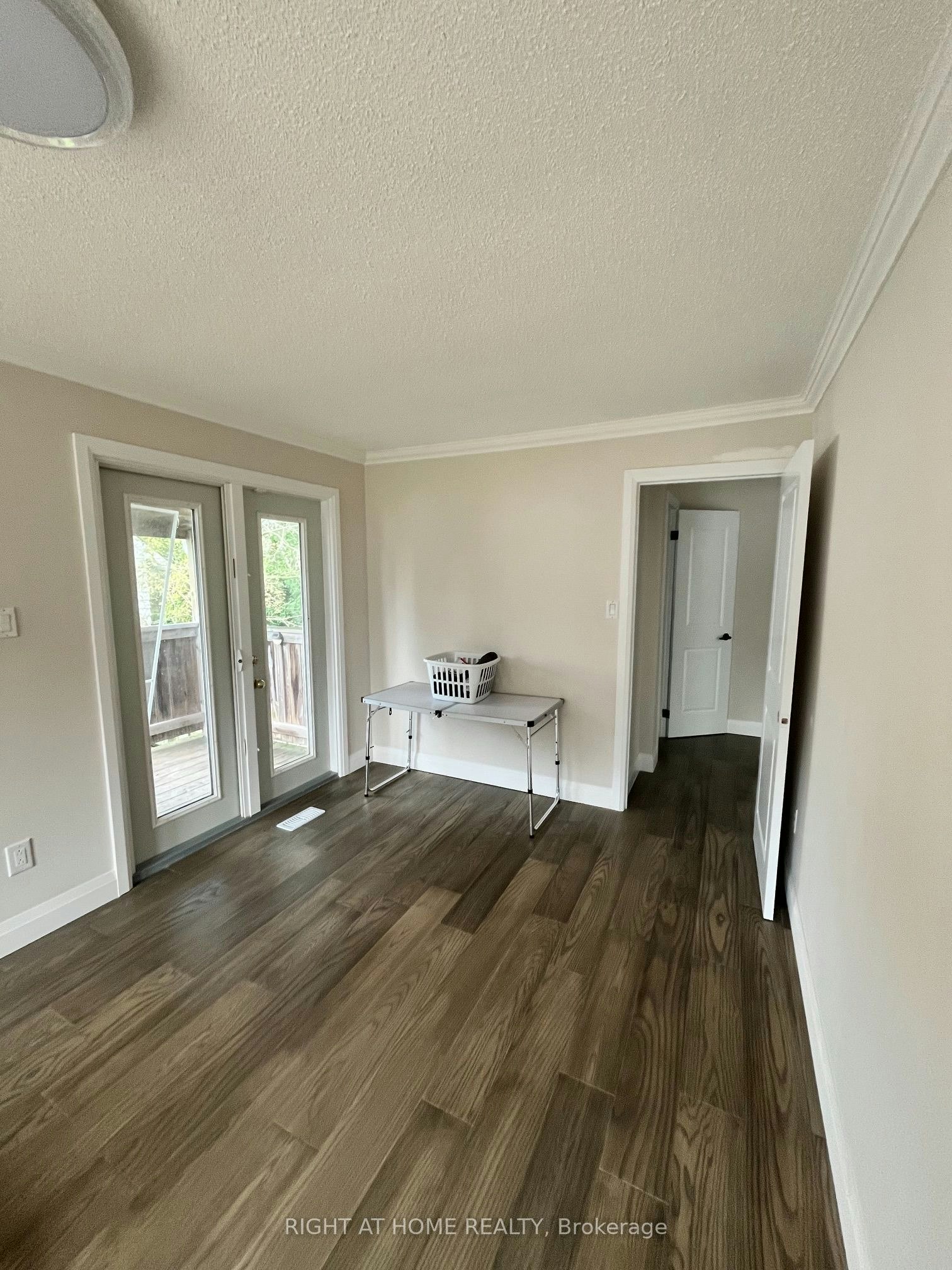 379 The Queensway South N/A, Georgina, ON, L4P 2C4 - 8