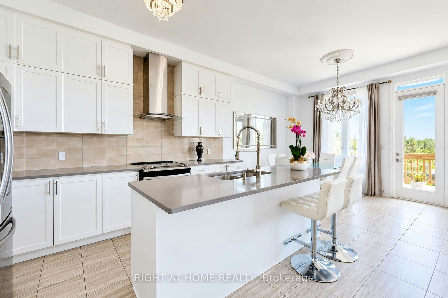 59 Hydrangea Hollow, East Gwillimbury, ON, L9N 0T1 - 6