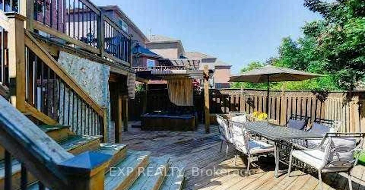 345 Rushbrook Drive, Newmarket, ON, L3X 2B9 - 3