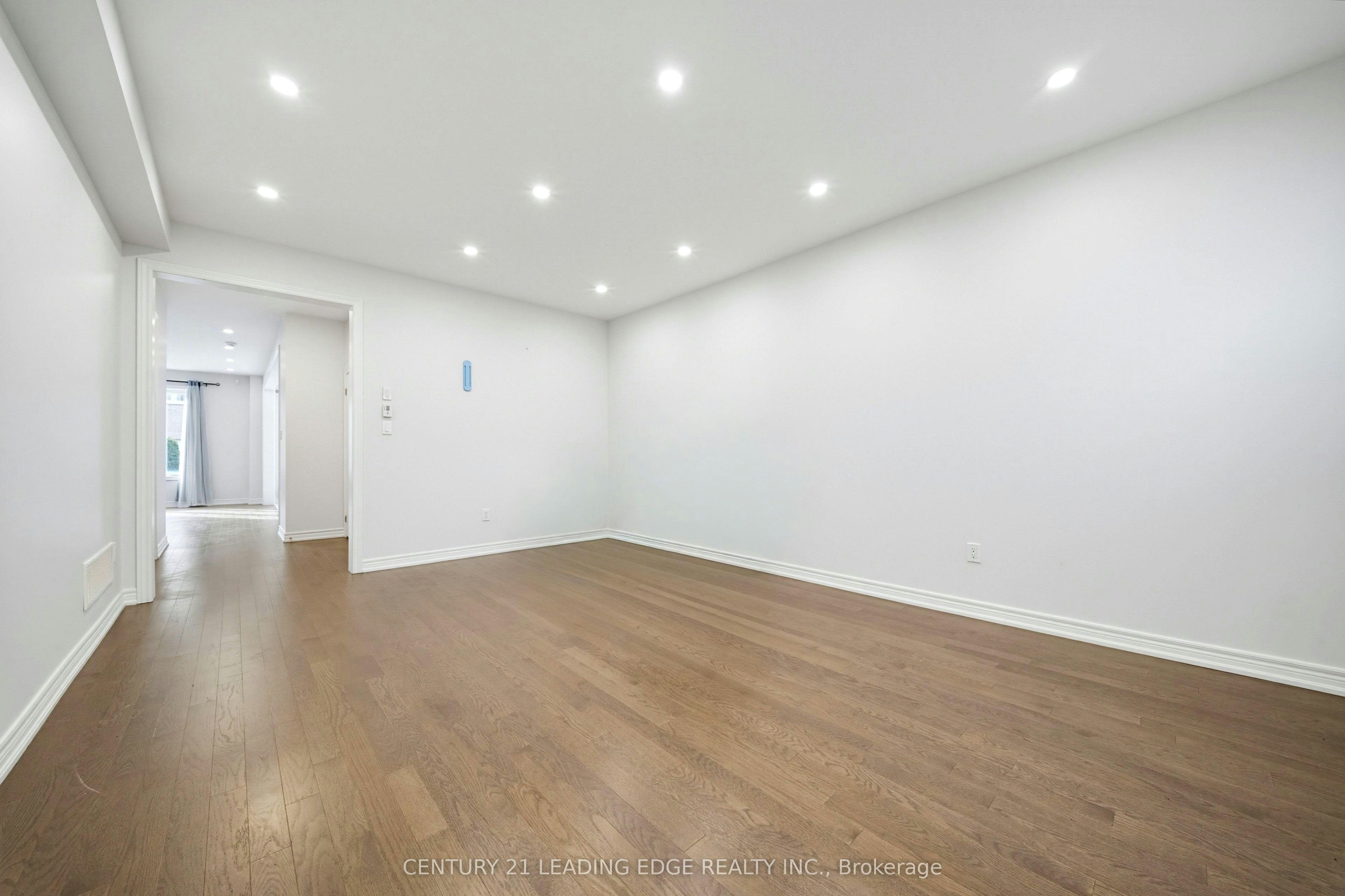 75 Decast Crescent, Markham, ON, L6B 1N6 5