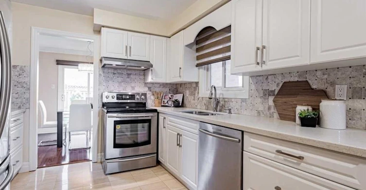 49 Chelwood Drive, Vaughan, ON, L4J 7J1 - 8