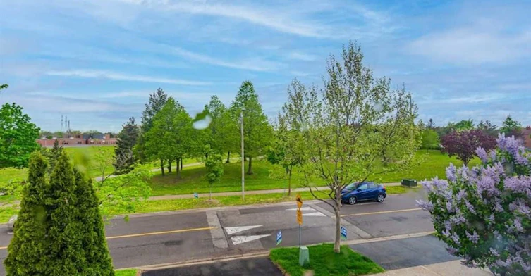 49 Chelwood Drive, Vaughan, ON, L4J 7J1 - 2