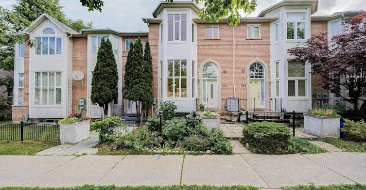 195 Shirley Drive, Richmond Hill, ON, L4S 1T3