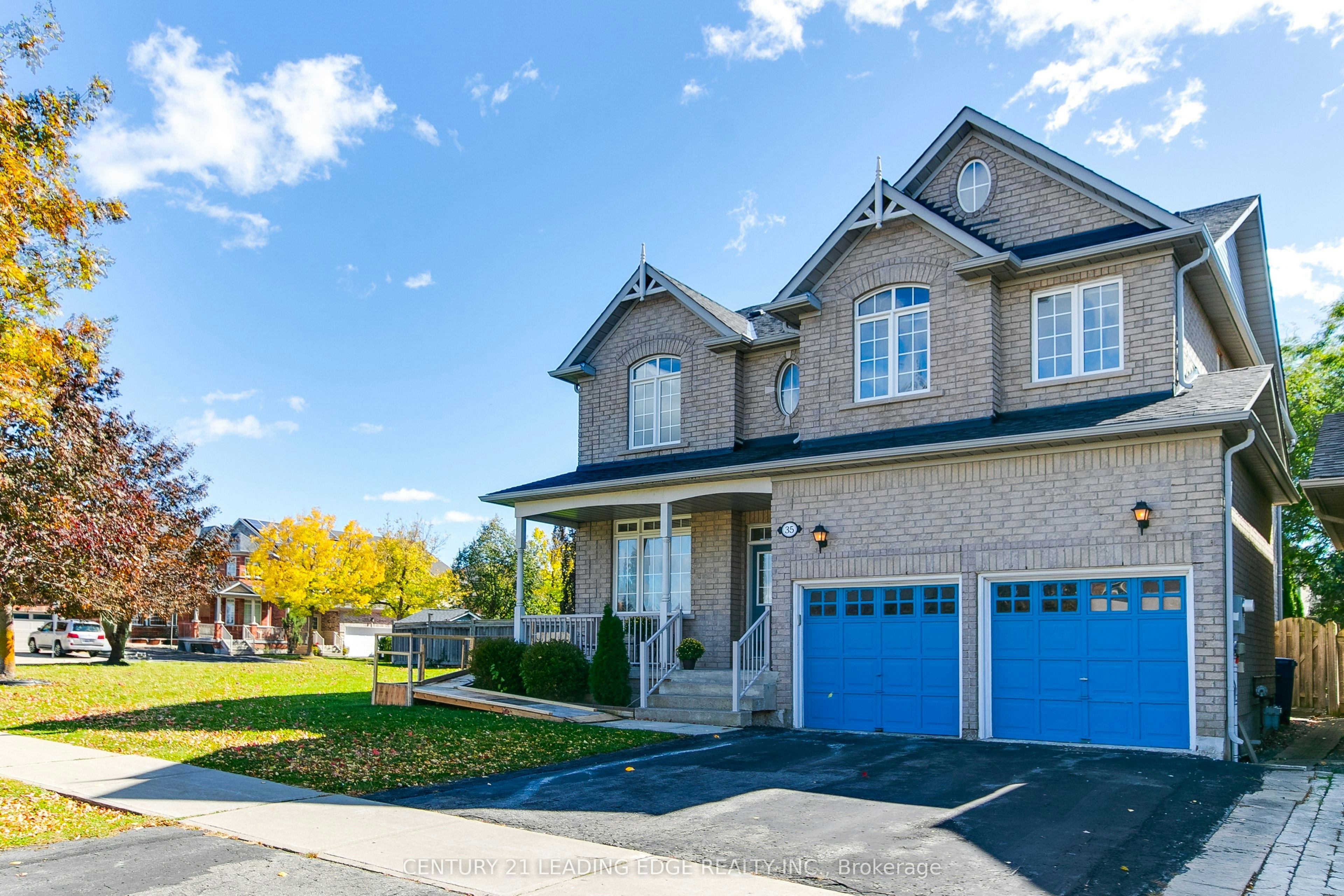35 Hartwell Way, Aurora, ON, L4G 7X4