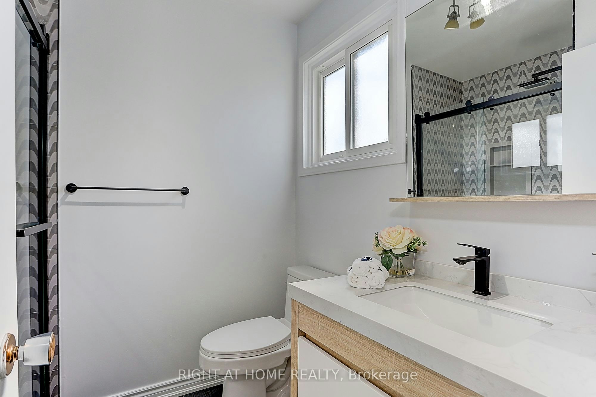 Ground Unit-87 Stockdale Crescent, Richmond Hill, ON, L4C 3T1 - 10