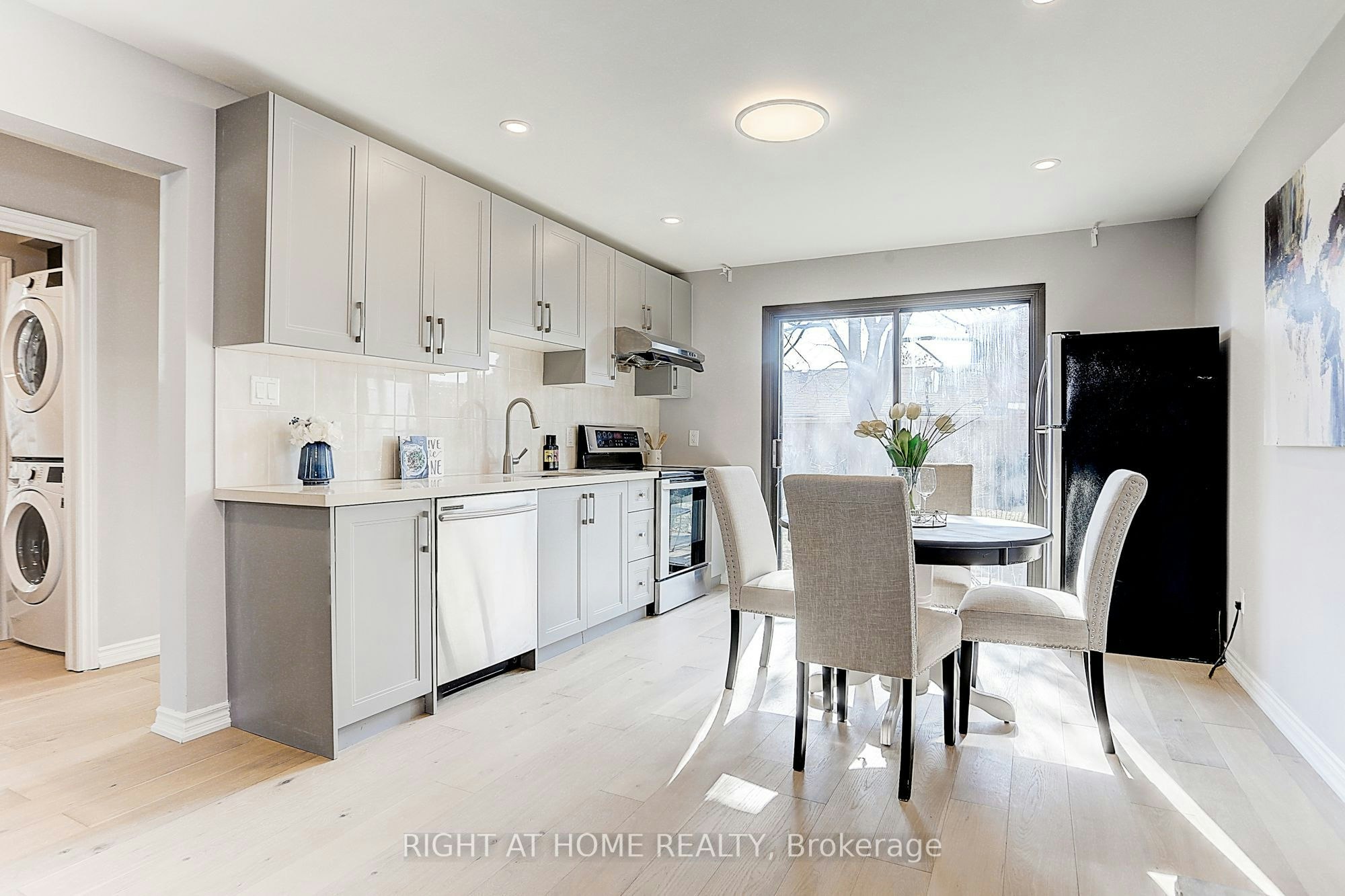 Ground Unit-87 Stockdale Crescent, Richmond Hill, ON, L4C 3T1 - 2