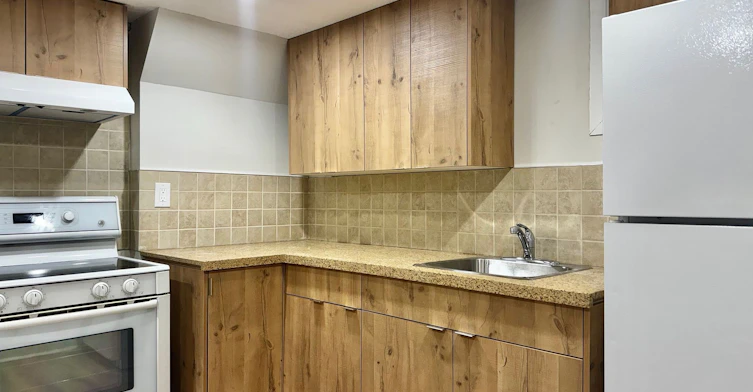 Apt A-246 Elka Drive, Richmond Hill, ON, L4C 3A3 - 3
