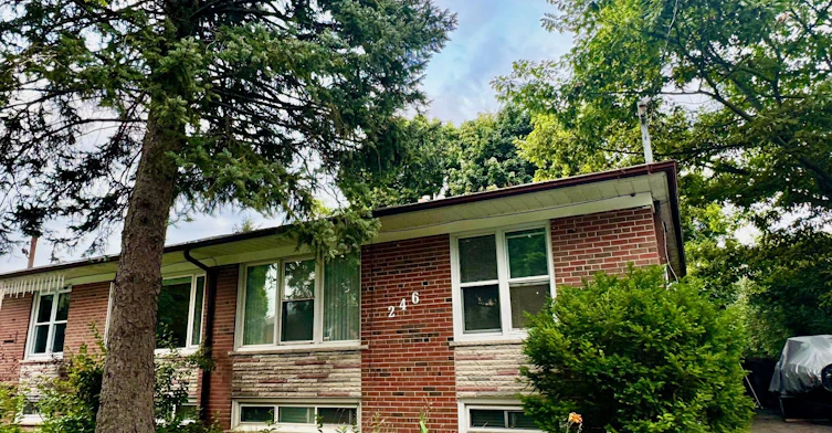 Apt A-246 Elka Drive, Richmond Hill, ON, L4C 3A3