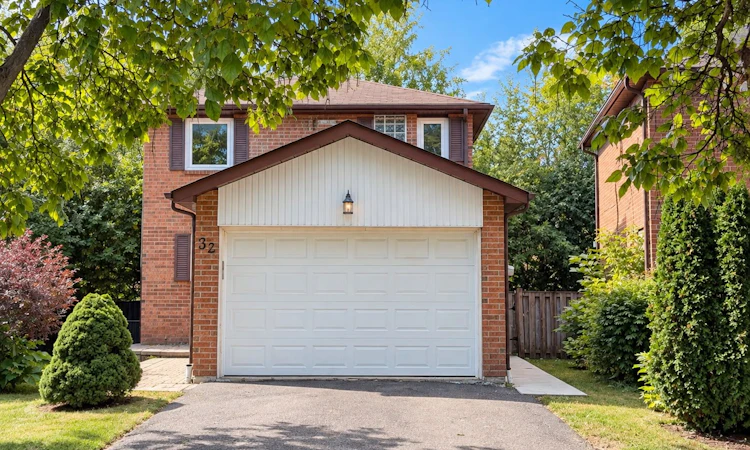 32 Aranka Court
